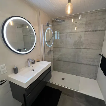 A Deux Pas Du Bassin Apartament